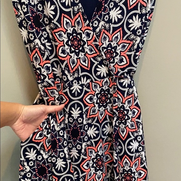 Sleeveless Tie Wrap Dress w/Pockets - Picture 5 of 5